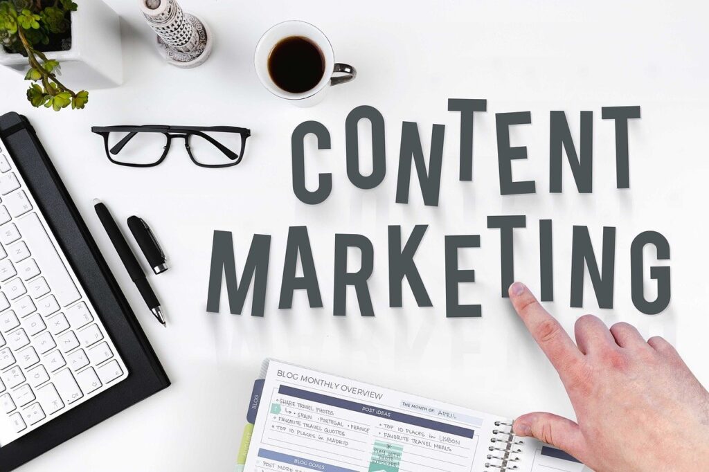 Content Marketing Manager bei der Arbeit