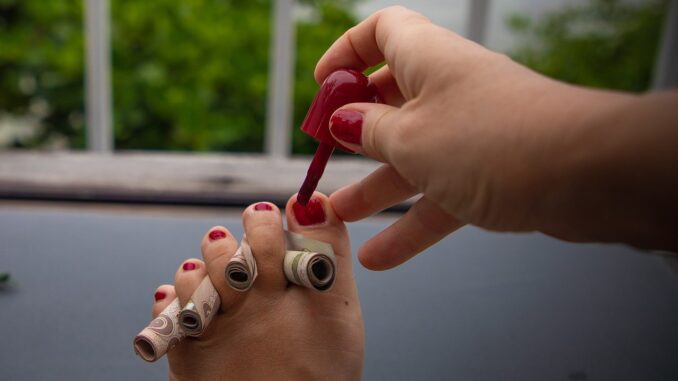 fachkraft für nageldesign